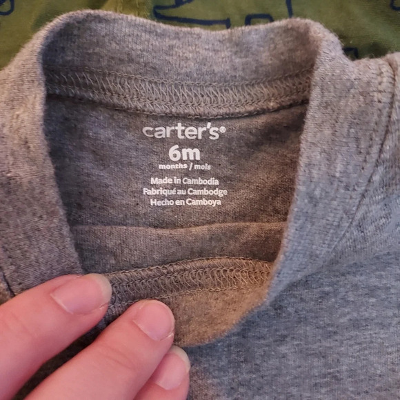 Carter’s Baby Boy’s 2 Piece Dinosaur T Shirt & Short Overalls Set Size 6M - Picture 8 of 9